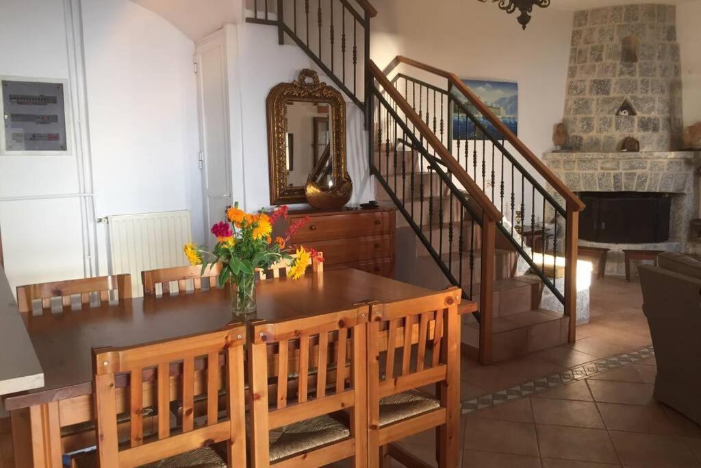Πύργος Παραδοσιακός Με Μαγευτική Θέα - Villa Traditional Tower With Amazing Sea View Ареополі Екстер'єр фото