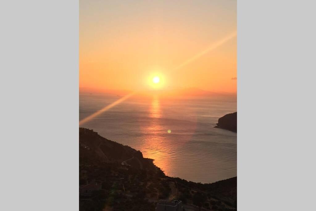 Πύργος Παραδοσιακός Με Μαγευτική Θέα - Villa Traditional Tower With Amazing Sea View Ареополі Екстер'єр фото