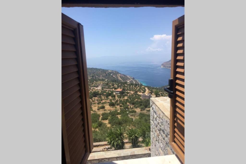 Πύργος Παραδοσιακός Με Μαγευτική Θέα - Villa Traditional Tower With Amazing Sea View Ареополі Екстер'єр фото