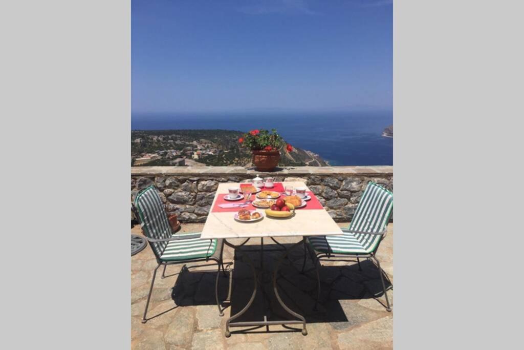 Πύργος Παραδοσιακός Με Μαγευτική Θέα - Villa Traditional Tower With Amazing Sea View Ареополі Екстер'єр фото